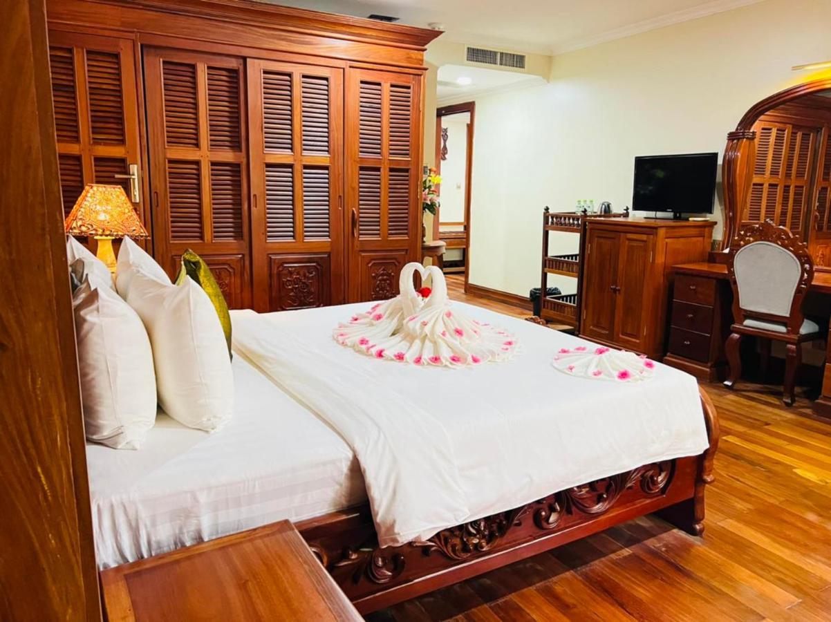 Dragon Royal Angkor Hotel Siem Reap Exterior photo